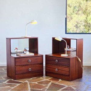 Unita Pedestals